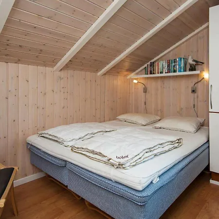 Дом отдыха 6 Person In Sjolund-by Traum